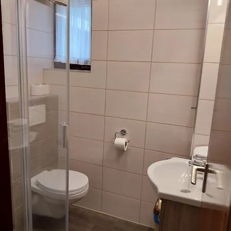 Panzió - Bed and breakfast 2*