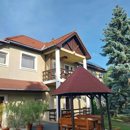 Bed and breakfast Panzió - Siófok