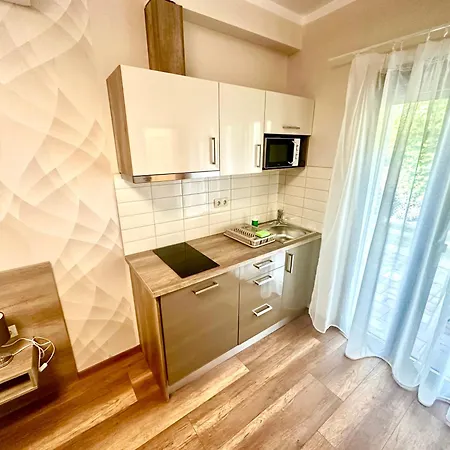 Panzió - Bed and breakfast 2*