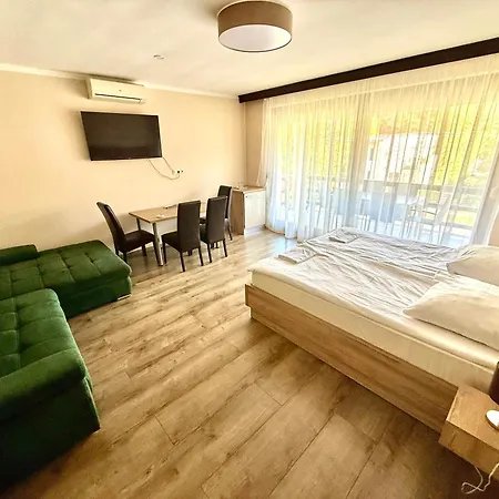 Vendeghaz - فندق مبيت وإفطار 3*