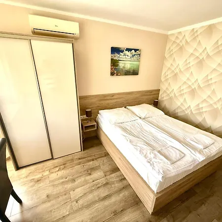 Panzió - Bed and breakfast 2*
