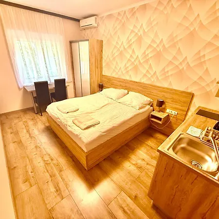 Vendeghaz - فندق مبيت وإفطار 3*