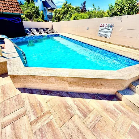 See Vendeghaz - Siofok 3*