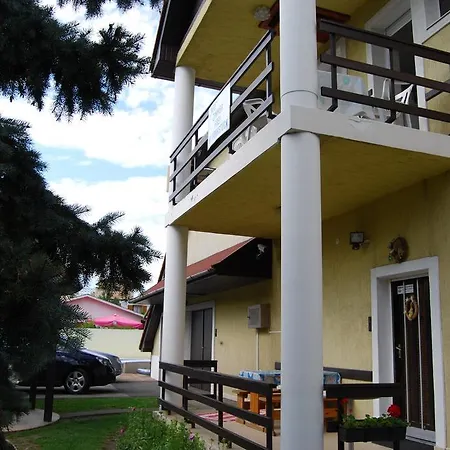 Bed and breakfast Panzió - Siófok