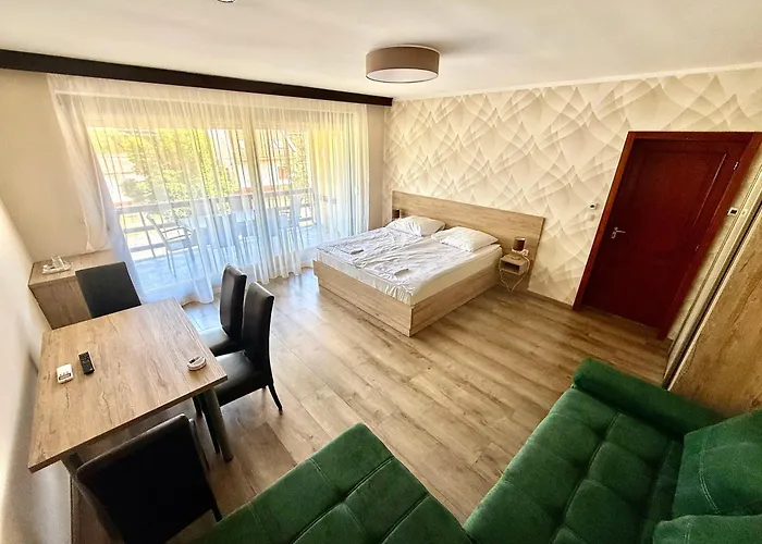 Vendeghaz - שיופוק