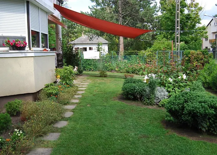 Vendeghaz - 3* שיופוק