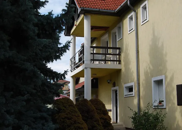 לינה וארוחת בוקר Vendeghaz -